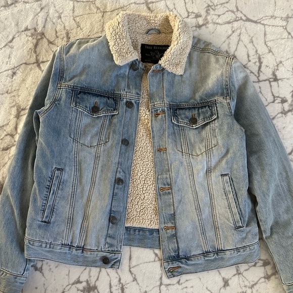 True Religion Trucker Jacket  M Sherpa Lined PorkChop Denim Distressed, Classic - Picture 1 of 13